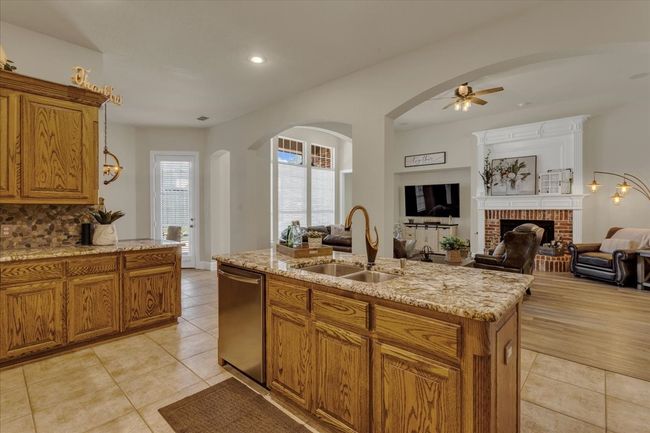 11562 Avondale Dr, House other with 3 bedrooms, 3 bathrooms and null parking in Frisco TX | Image 9