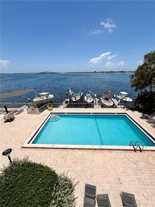 47-2201 Brickell Avenue, Miami, FL, 33129 | Card Image