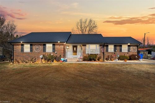 193 Deerfield Country Rd, Randleman, NC, 27317-8022 | Card Image