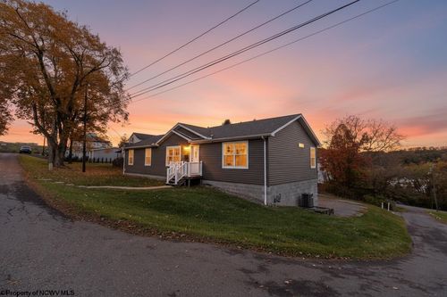 400 Wisconsin Ave, Westover, WV, 26501-3938 | Card Image