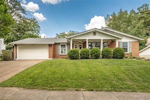 9363 Hazelridge Dr, Saint Louis, MO, 63126-3053 | Card Image