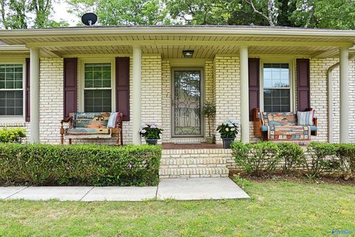 207 Jones Valley Dr Sw, Huntsville, AL, 35802-1723 | Card Image