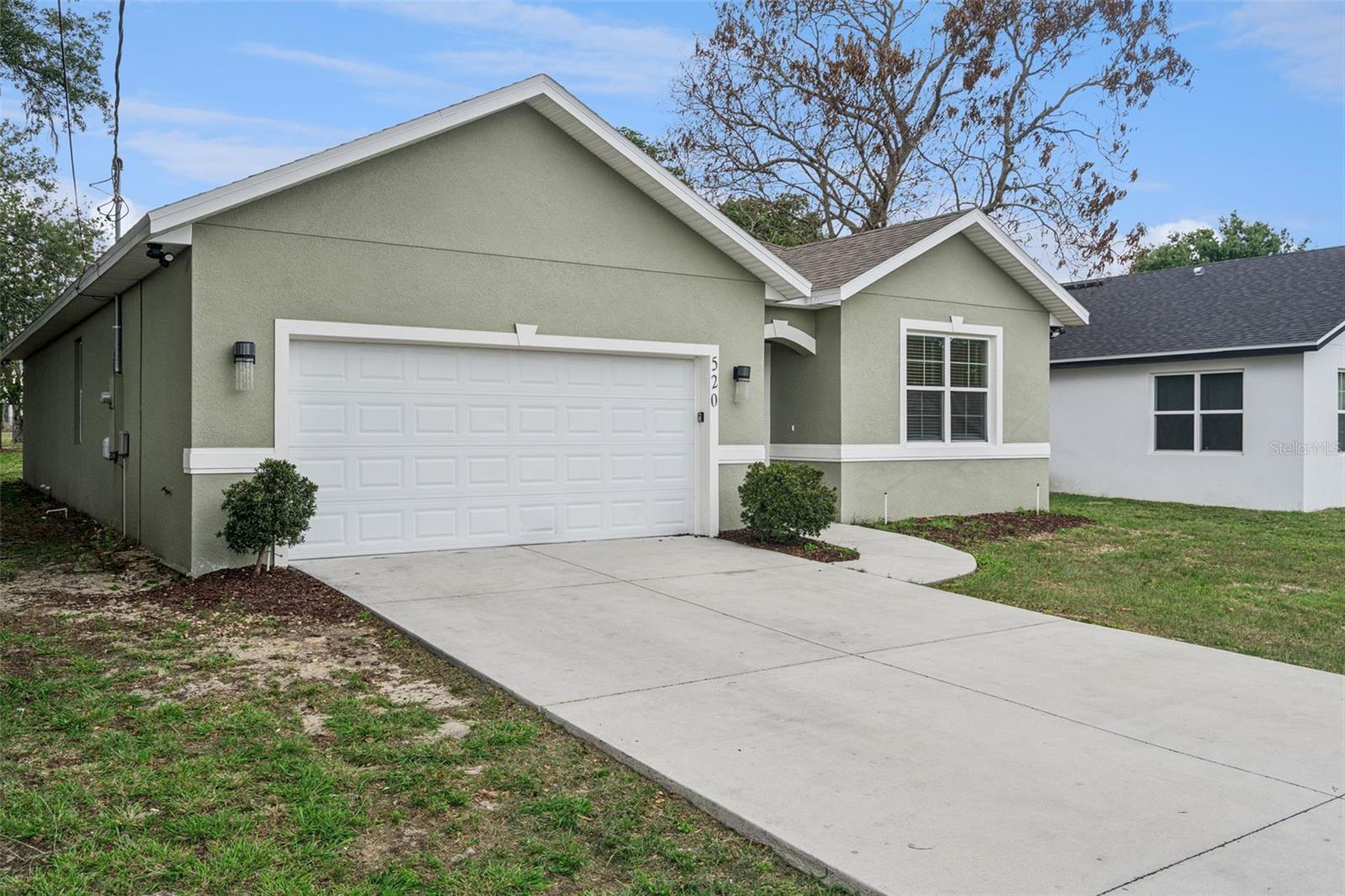 Residential in AUBURNDALE 3