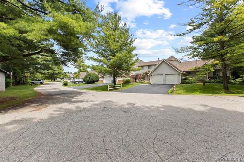 9099 Bavarian Way, Clarkston, MI, 48348-4203 | Card Image