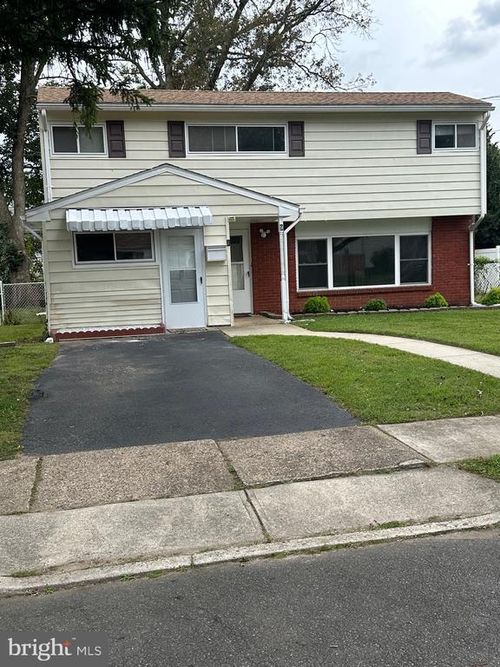 9 Barbara Lee Dr, Hamilton, NJ, 08619-1509 | Card Image