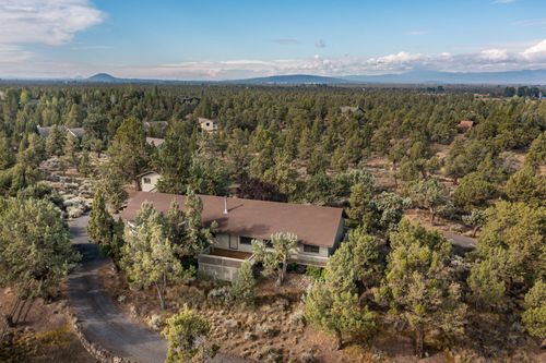 64499 Mcgrath Rd, Bend, OR, 97701-8830 | Card Image