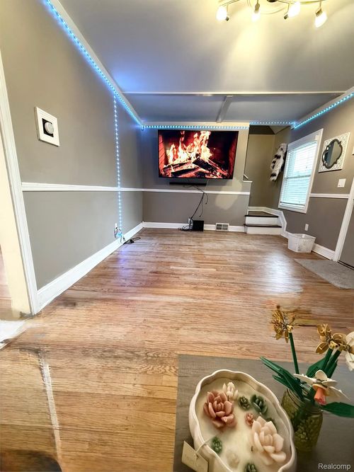 17890 Martin Rd, Roseville, MI, 48066-7433 | Card Image