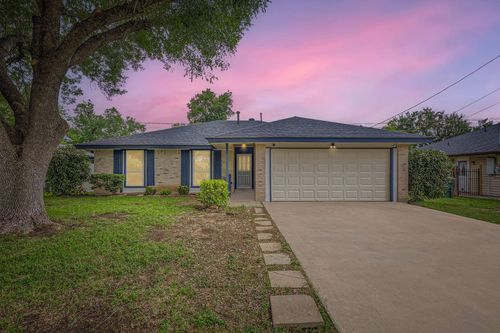 901 Garden Meadow Dr, Georgetown, TX, 78628-2947 | Card Image