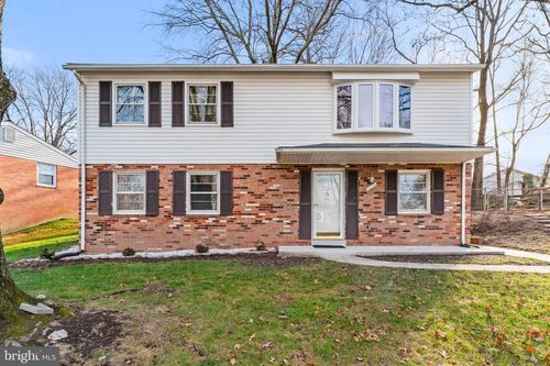 13719 Mcgill Dr, CHANTILLY, VA, 20151-2704 | Card Image