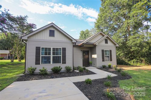 2734 Kendrick Ave, Charlotte, NC, 28269-4418 | Card Image