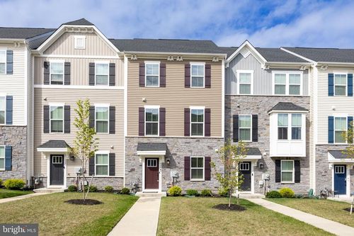 430 Paperbark Sq, DOWNINGTOWN, PA, 19335-1564 | Card Image