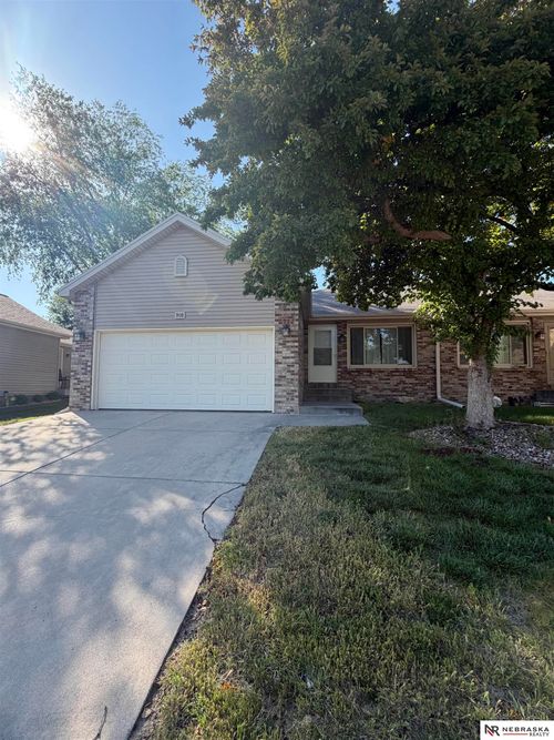 908 Newport Boulevard, Lincoln, NE, 68521 | Card Image