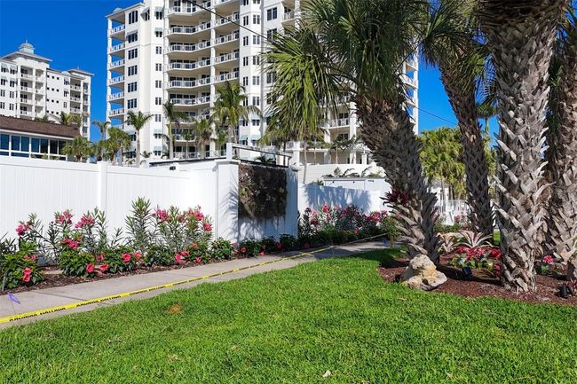 201 - 2100 Benjamin Franklin Dr, Condo with 2 bedrooms, 2 bathrooms and null parking in SARASOTA FL | Image 38