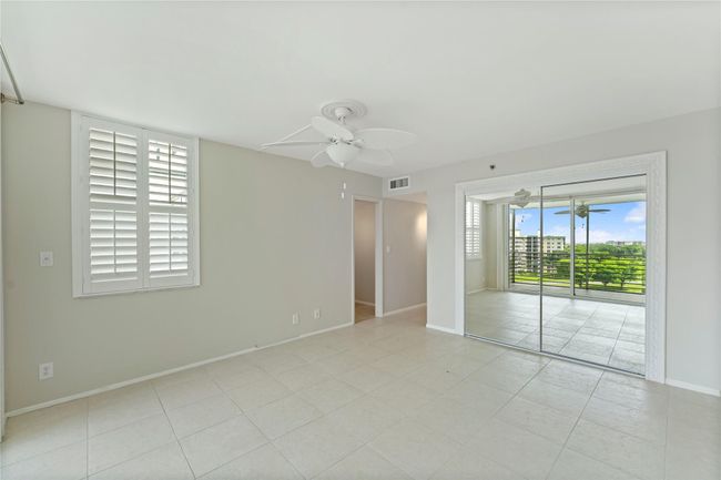 Private Balcony , 2 walk in closets | Image 13