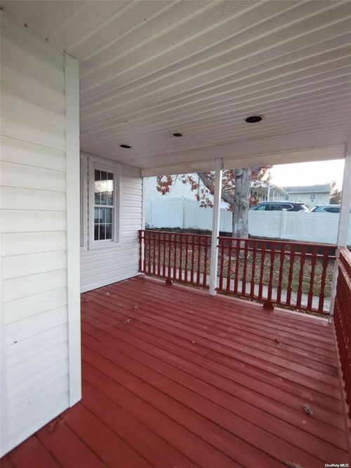 64 Lombardy Dr, Shirley, NY, 11967-4304 | Card Image