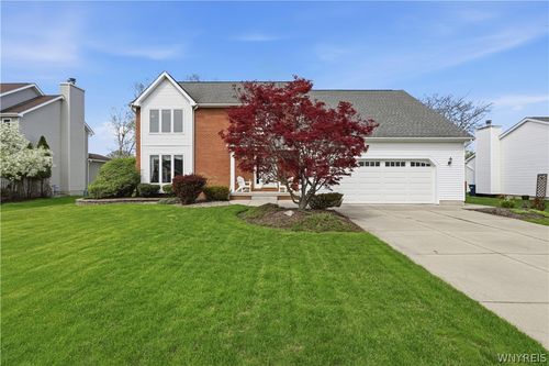32 White Tail Run, Grand Island, NY, 14072 | Card Image