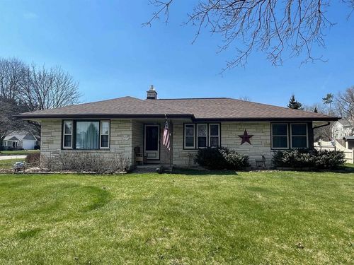 W240N6291 Maple Ave, Sussex, WI, 53089-3646 | Card Image