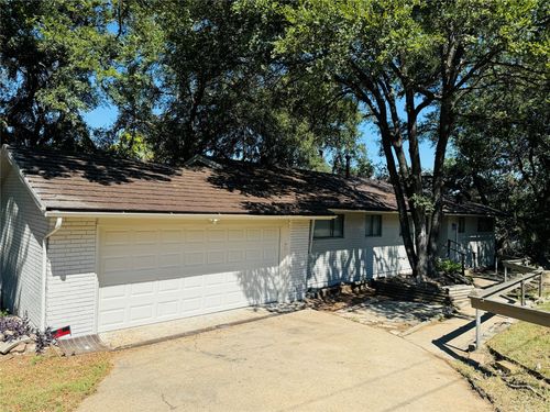 2118 Rock Creek Dr, Grand Prairie, TX, 75050-2284 | Card Image