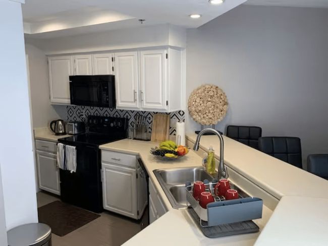 Kitchen | Image 8
