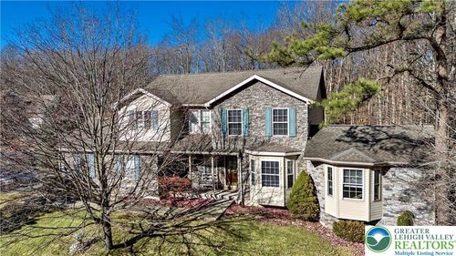 2 Pinewood Cir, Hazleton, PA, 18202-8233 | Card Image