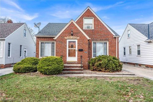 4706 Dawnshire Dr, Parma, OH, 44134-3352 | Card Image