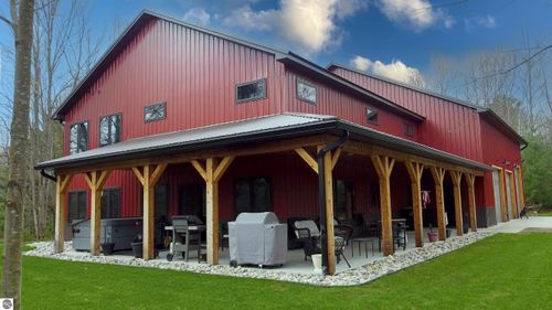 7289 Creighton Rd Sw, South Boardman, MI, 49680-9579 | Card Image