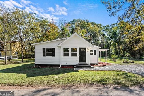215 Hunter St, Union Point, GA, 30669-1033 | Card Image