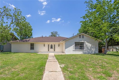 2201 Barak Ln, Bryan, TX, 77802-4631 | Card Image