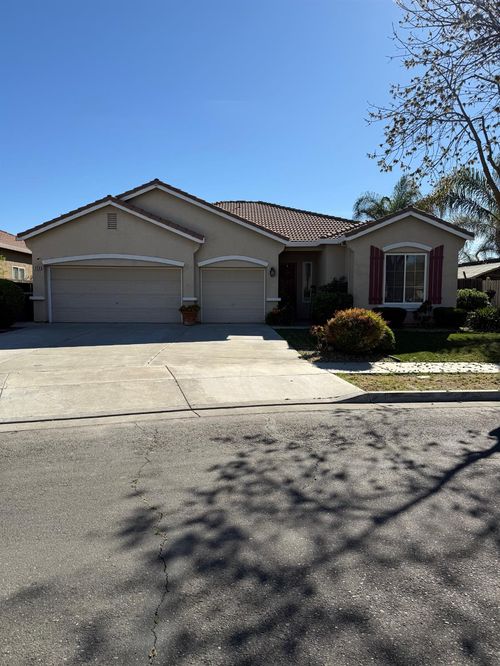 208 Murano St, Los Banos, CA, 93635-6416 | Card Image