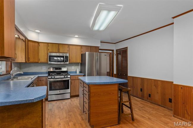 418 E Maple St, House other with 3 bedrooms, 2 bathrooms and 2 parking in Gillespie IL | Image 13