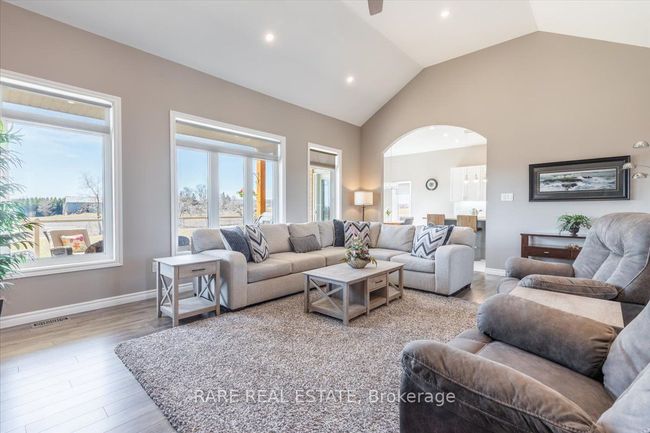 9157 30 Th Sideroad, Home with 3 bedrooms, 4 bathrooms and 20 parking in Adjala-Tosorontio ON | Image 12