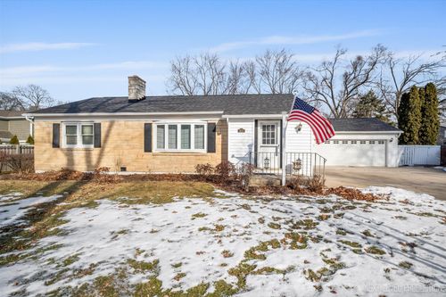 1011 James St, Geneva, IL, 60134-2017 | Card Image