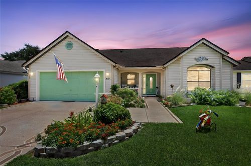 611 Lisbon Ln, LADY LAKE, FL, 32159-8672 | Card Image