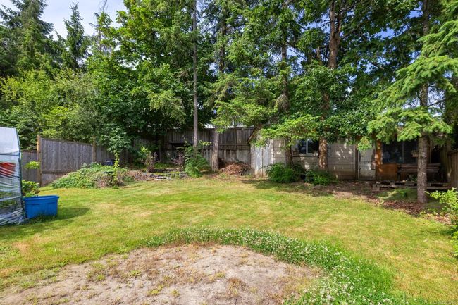 VIEWS OF REAR YARD AND STORAGE/WORK SHED | Image 27
