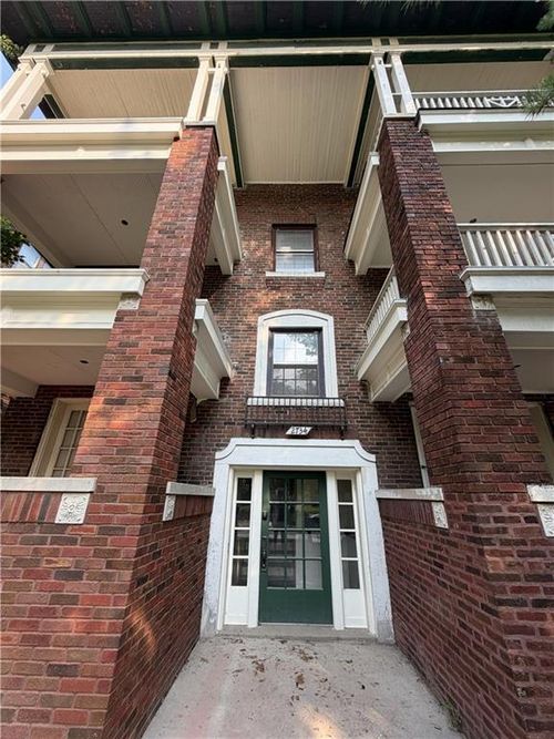2734 Charlotte St, Kansas City, MO, 64109-1189 | Card Image