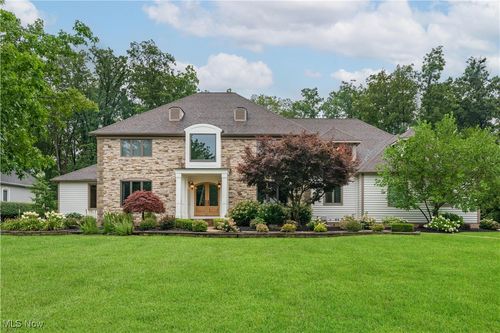 438 Club Dr, Aurora, OH, 44202-8563 | Card Image