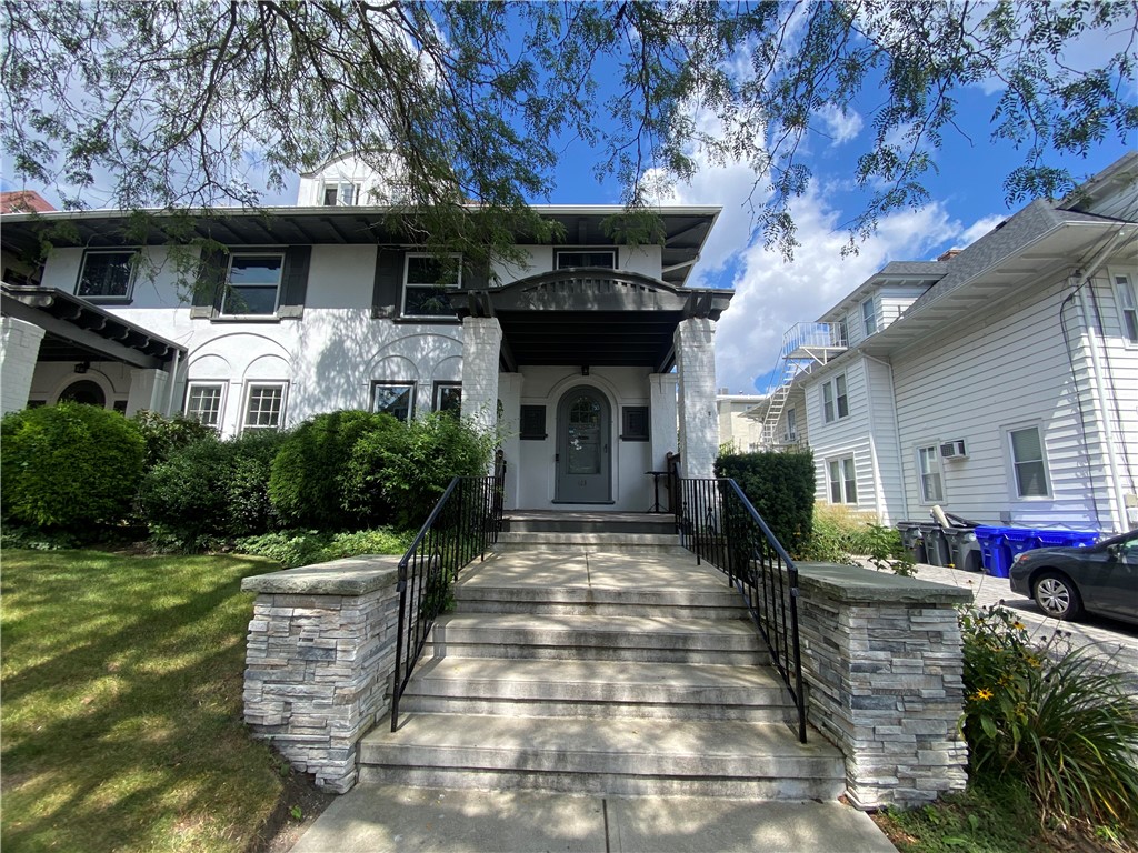 Lloyd Ave, Providence, RI 02906