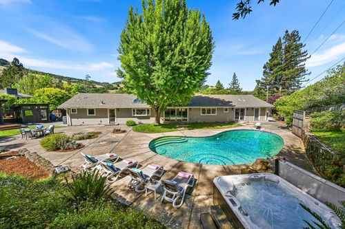 18 Dutch Valley Lane, San Anselmo, CA, 94960 | Card Image