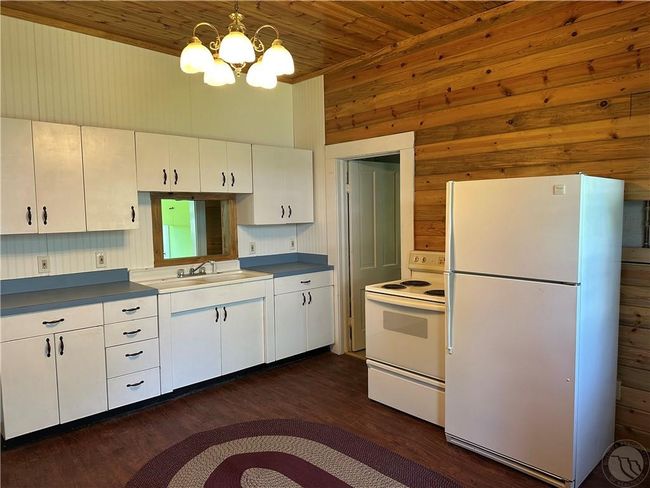 44 E 2 Nd Ave N, House other with 5 bedrooms, 2 bathrooms and null parking in Columbus MT | Image 11