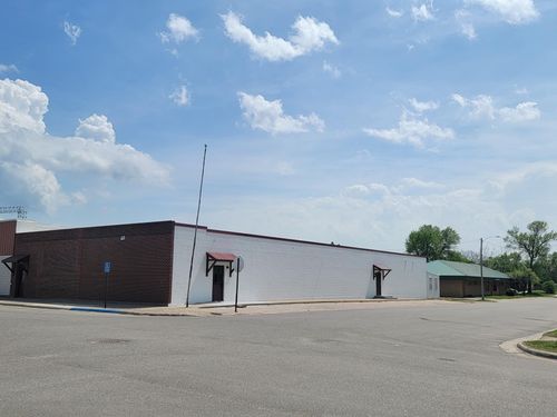 122 W Monroe Ave, Mahnomen, MN, 56557-4000 | Card Image