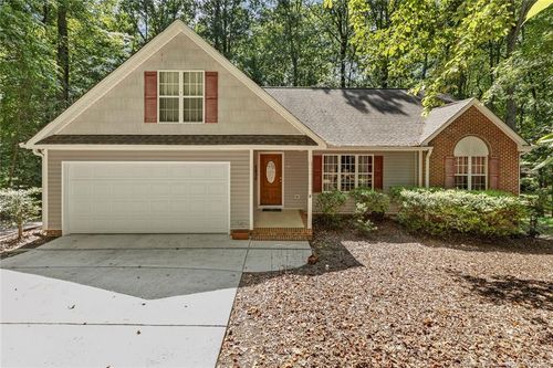 6073 Jones Cir, Sanford, NC, 27332-7309 | Card Image