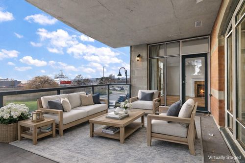 330-21 Dallas Rd, Victoria, BC, V8V4Z9 | Card Image