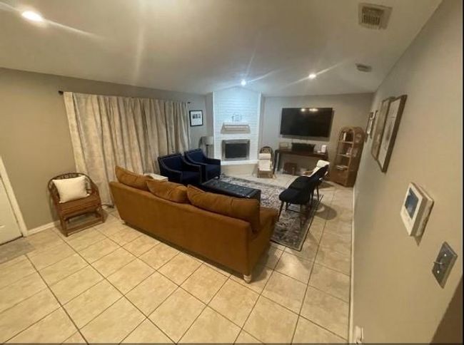 5711 Toddington Rd, House other with 4 bedrooms, 2 bathrooms and null parking in Humble TX | Image 4