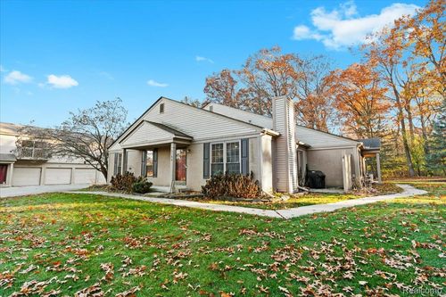 3186 Hidden Trl, Waterford, MI, 48328-2556 | Card Image