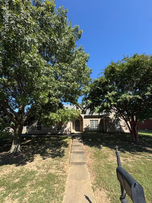 2740 Blue Ridge Cv, Southaven, MS, 38672-6326 | Card Image