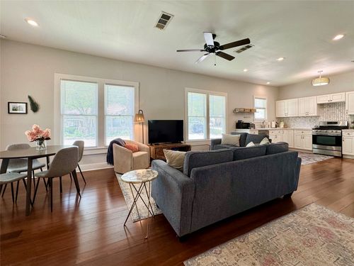 a-1501 S Church St, Georgetown, TX, 78626-6918 | Card Image