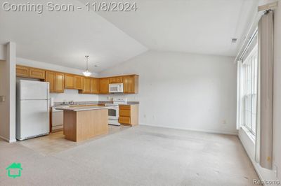 33548 Utica Road, Condo with 2 bedrooms, 2 bathrooms and null parking in Fraser MI | Image 2