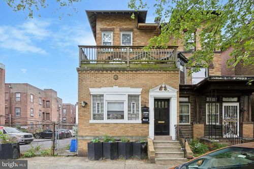 211 S 45th St, Philadelphia, PA, 19104-2918 | Card Image