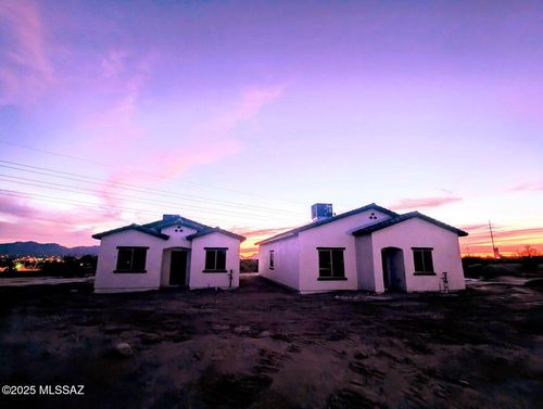 1-5829 N Escondido Ln, Tucson, AZ, 85704-2703 | Card Image