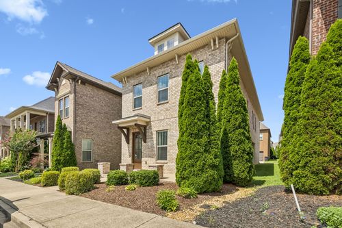 151 Benjamin Ln, Hendersonville, TN, 37075-2984 | Card Image